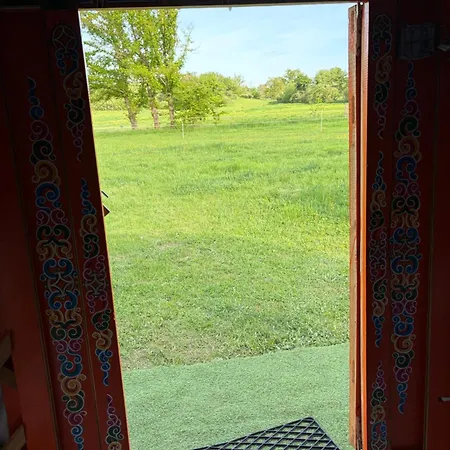 Yourtes De L Oeil D Aigle Au Bord De L Allier Campismo de Luxo Mazeyrat-d'Allier