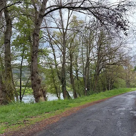 Yourtes De L Oeil D Aigle Au Bord De L Allier Campismo de Luxo